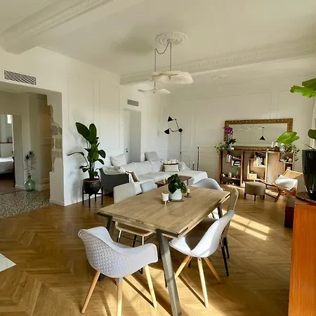 Apartamento Bright, Spacious 2 Bedroom Apartment, Walk To & Old Town *