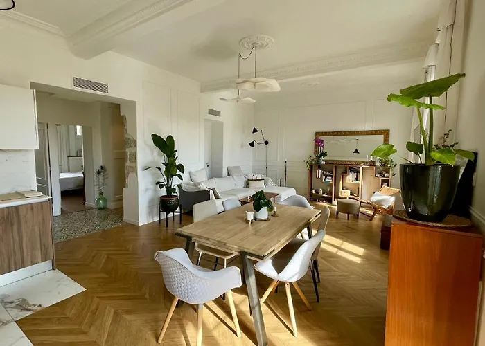 Apartamento Bright, Spacious 2 Bedroom Apartment, Walk To & Old Town *